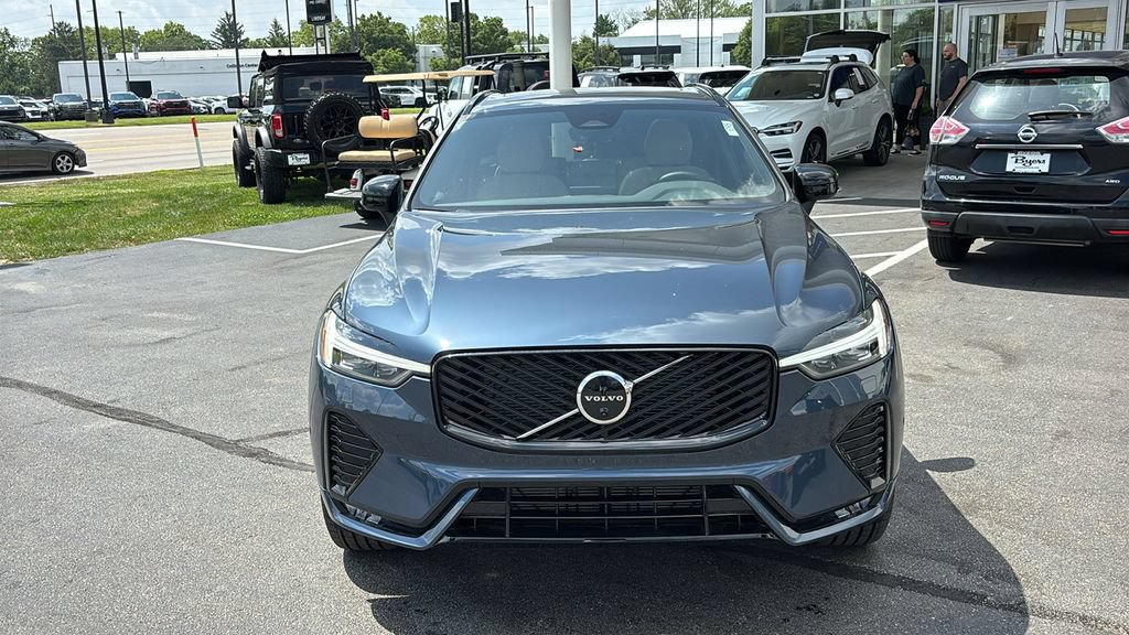 New 2026 Volvo XC60 B5 Plus w/ Protection Package Premier AWD/4WD image 5