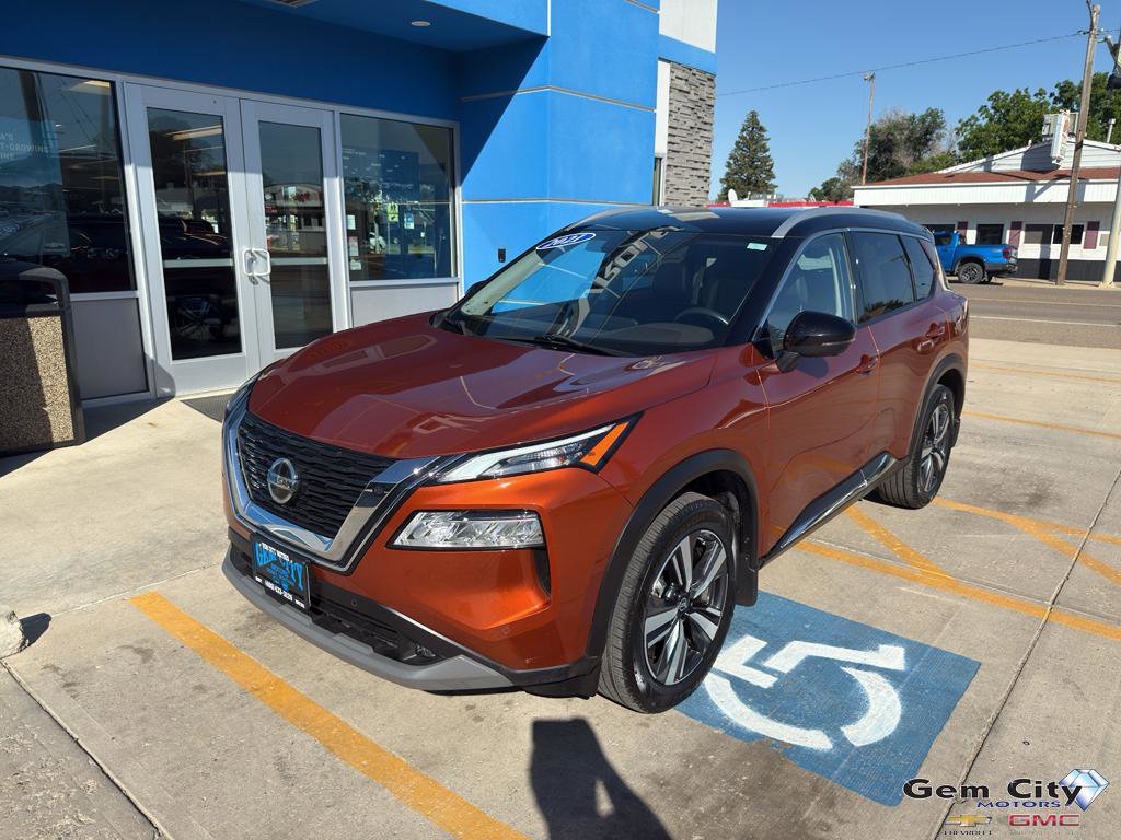 Used 2021 Nissan Rogue SL w/ Premium Package image 2