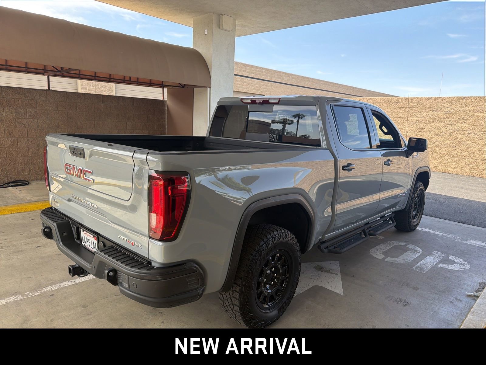 Certified 2024 GMC Sierra 1500 AT4X w/ AT4X AEV Edition AWD/4WD image 4