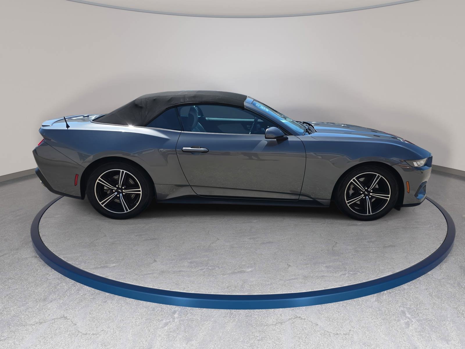 Used 2024 Ford Mustang Premium RWD image 4