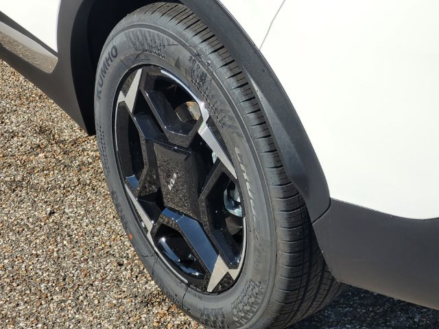 New 2026 Kia Sportage EX FWD image 5