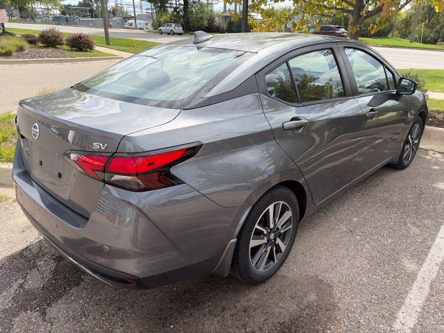 Used 2022 Nissan Versa SV w/ Trunk Package FWD image 4
