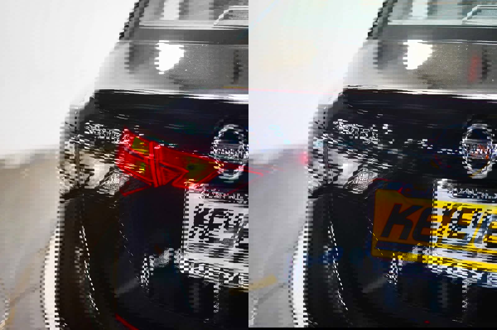 Used 2023 Nissan Sentra SR w/ SR Premium Package image 10