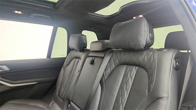 Used 2026 BMW X7 M60i image 34