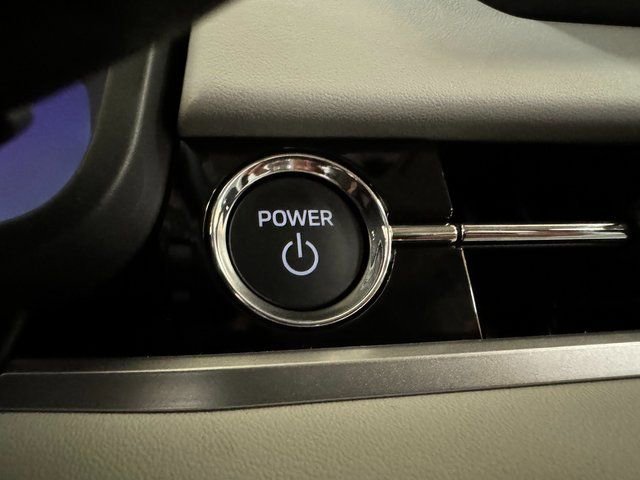 Used 2024 Mitsubishi Outlander 4WD Plug-In Hybrid image 12