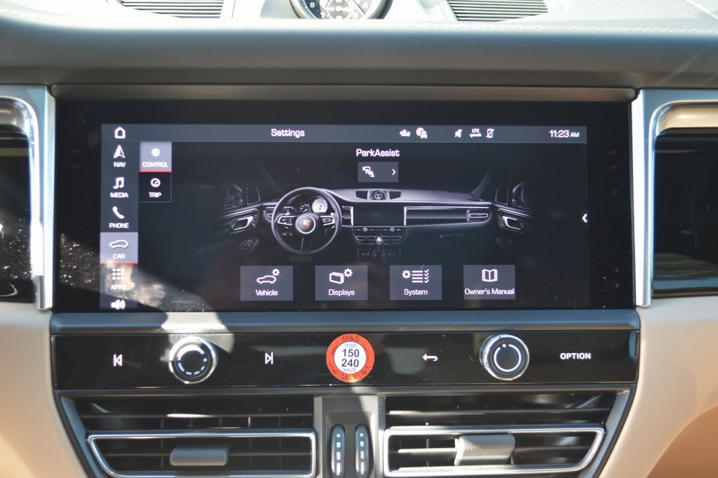 Used 2025 Porsche Macan image 29