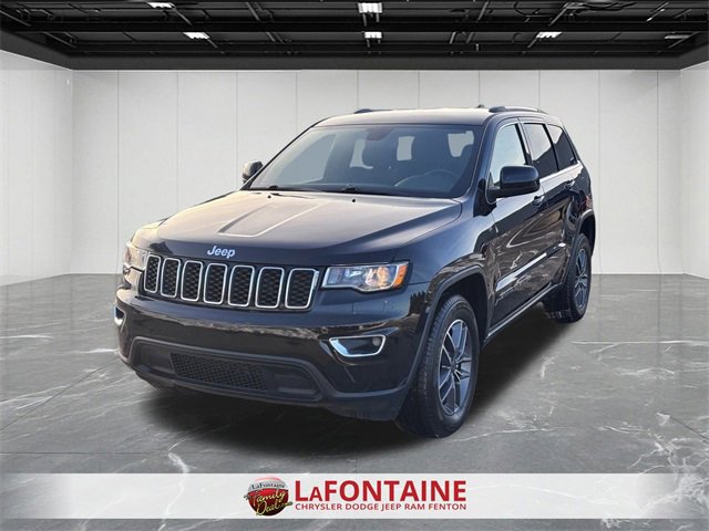 Used 2019 Jeep Grand Cherokee Laredo w/ 18" Wheel & 8.4" Radio Group