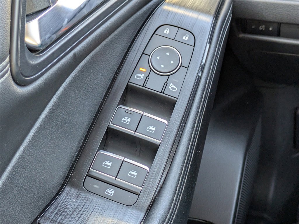 Used 2022 Nissan Rogue SL w/ SL Premium Package image 26