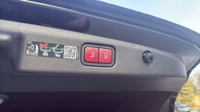 Certified 2025 Mercedes-Benz E 350 4MATIC Sedan image 18