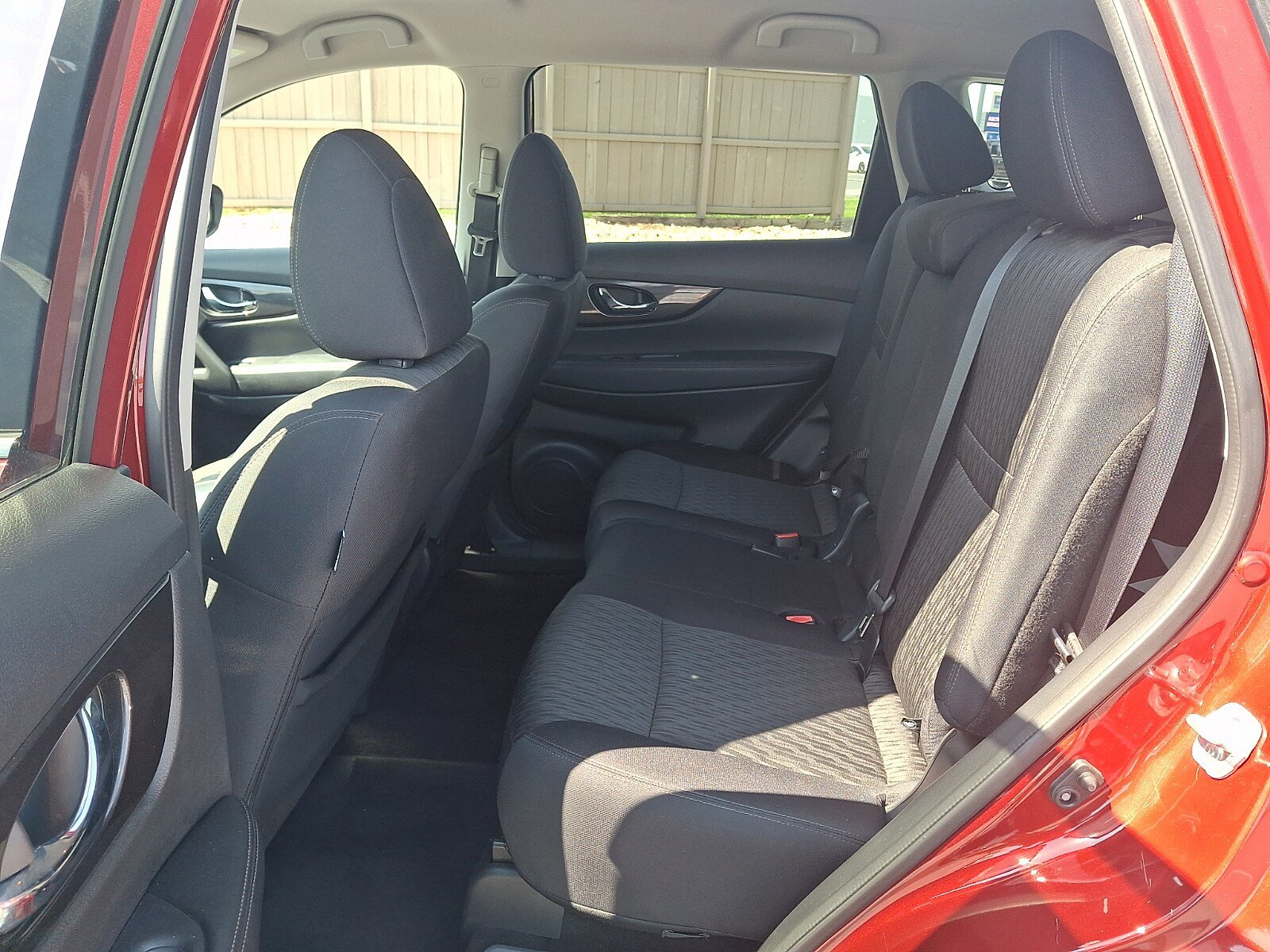 Used 2018 Nissan Rogue SV image 10
