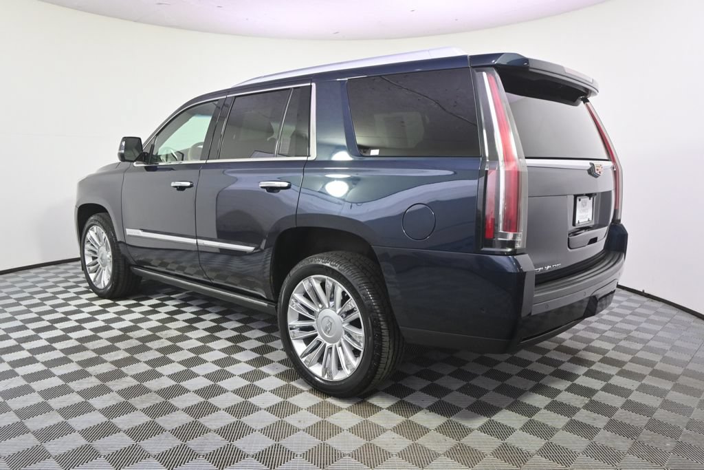 Used 2019 Cadillac Escalade Platinum AWD/4WD image 3