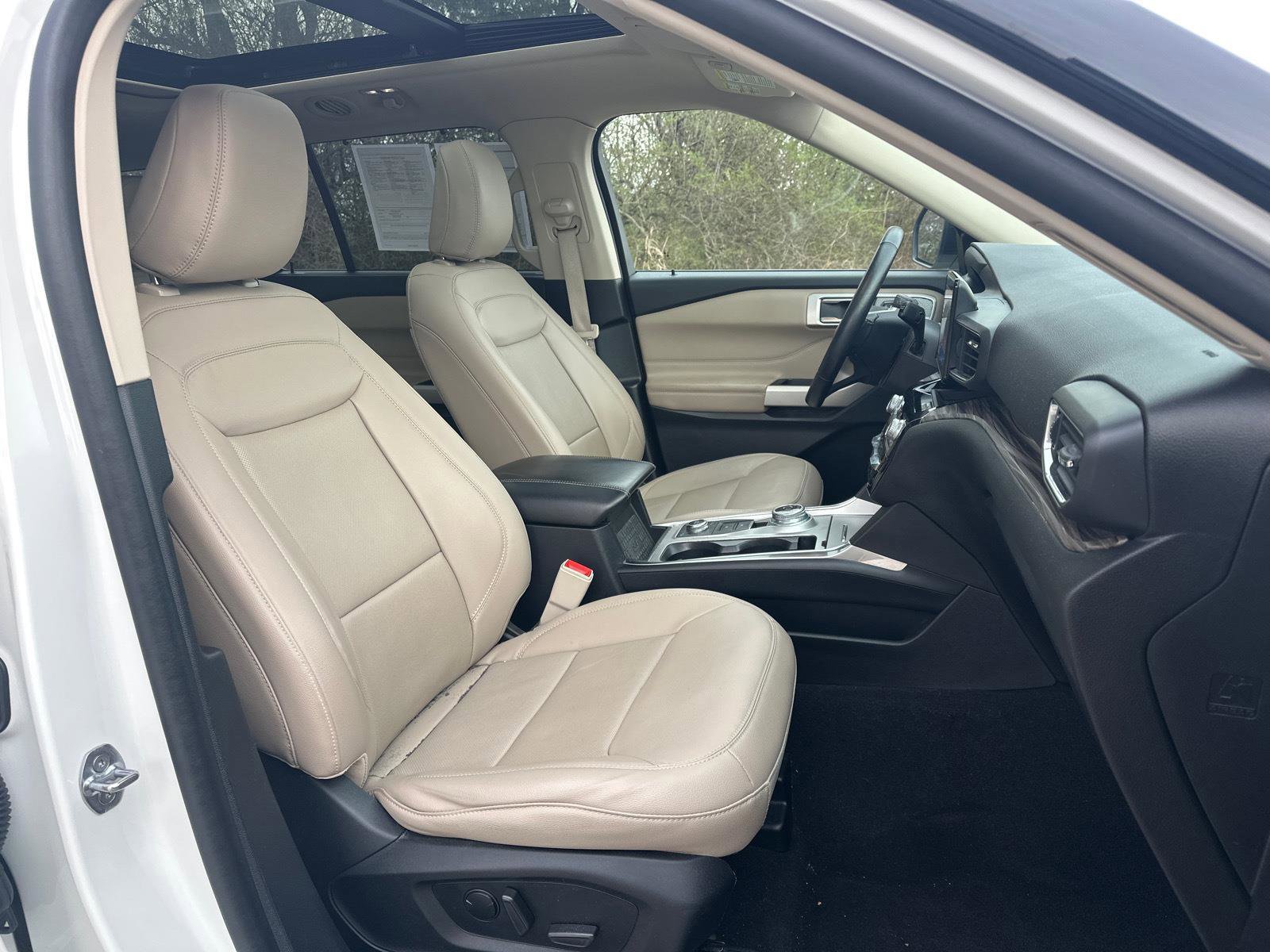 Used 2021 Ford Explorer Limited w/ Equipment Group 301A image 24