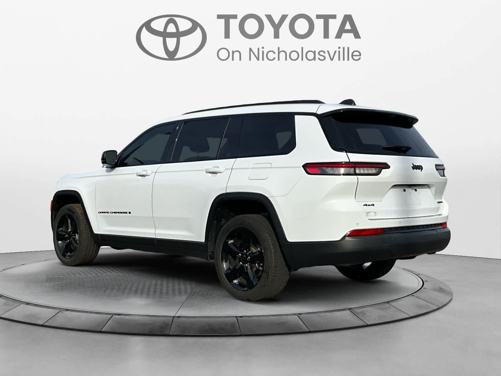 Used 2025 Jeep Grand Cherokee L Limited w/ Luxury Tech Group II AWD/4WD image 3