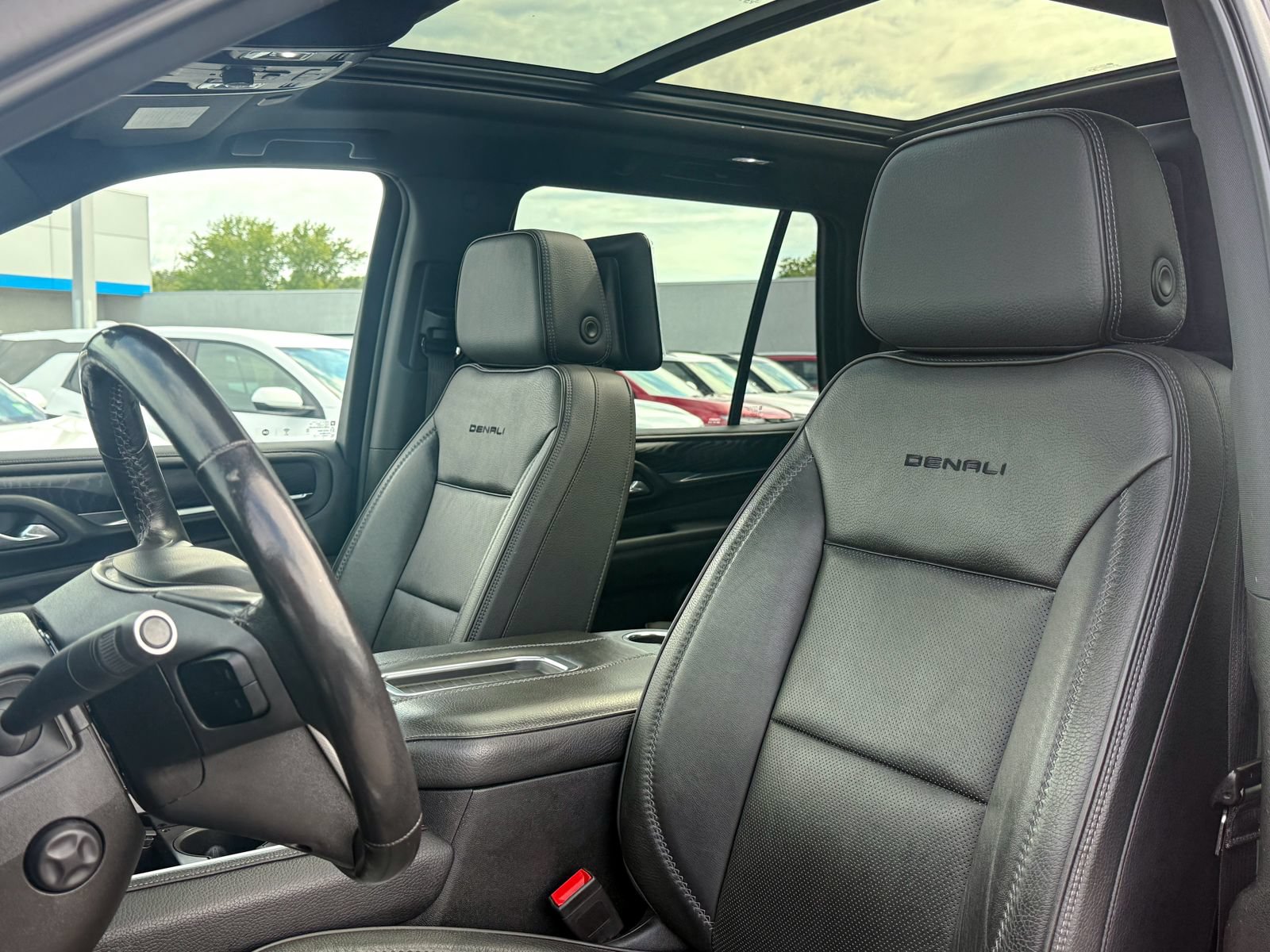 Certified 2021 GMC Yukon Denali w/ Denali Premium Package AWD/4WD image 23