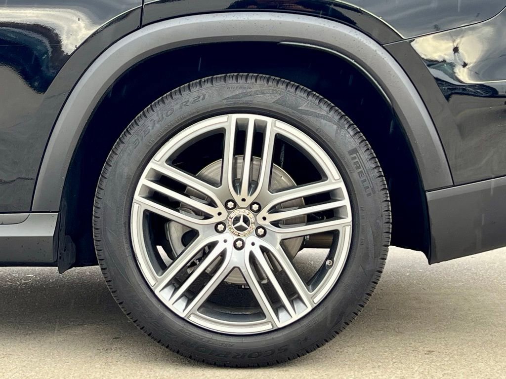 Certified 2025 Mercedes-Benz GLS 450 4MATIC image 10