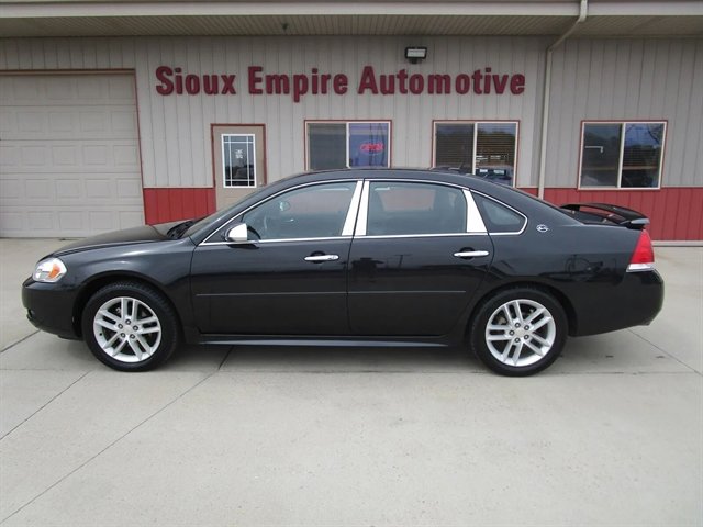 Used 2012 Chevrolet Impala LTZ FWD image 2