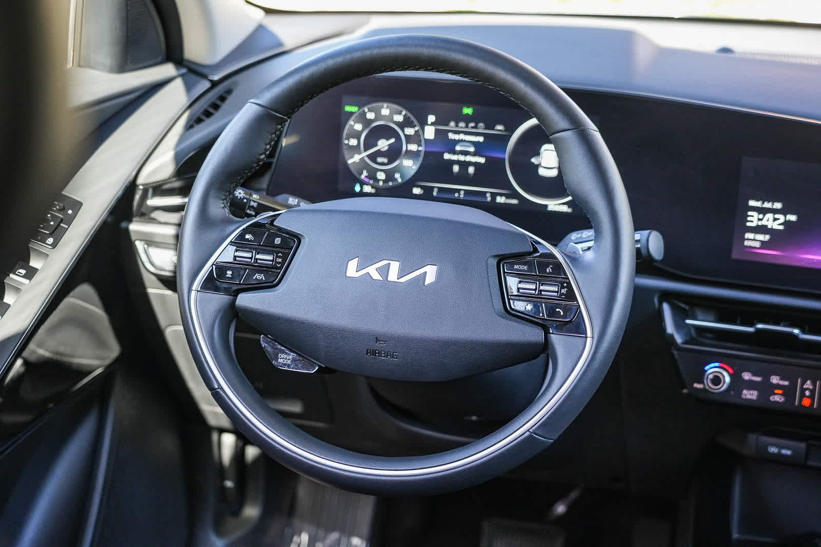Used 2023 Kia Niro Wind w/ Wind Preserve Package FWD image 15
