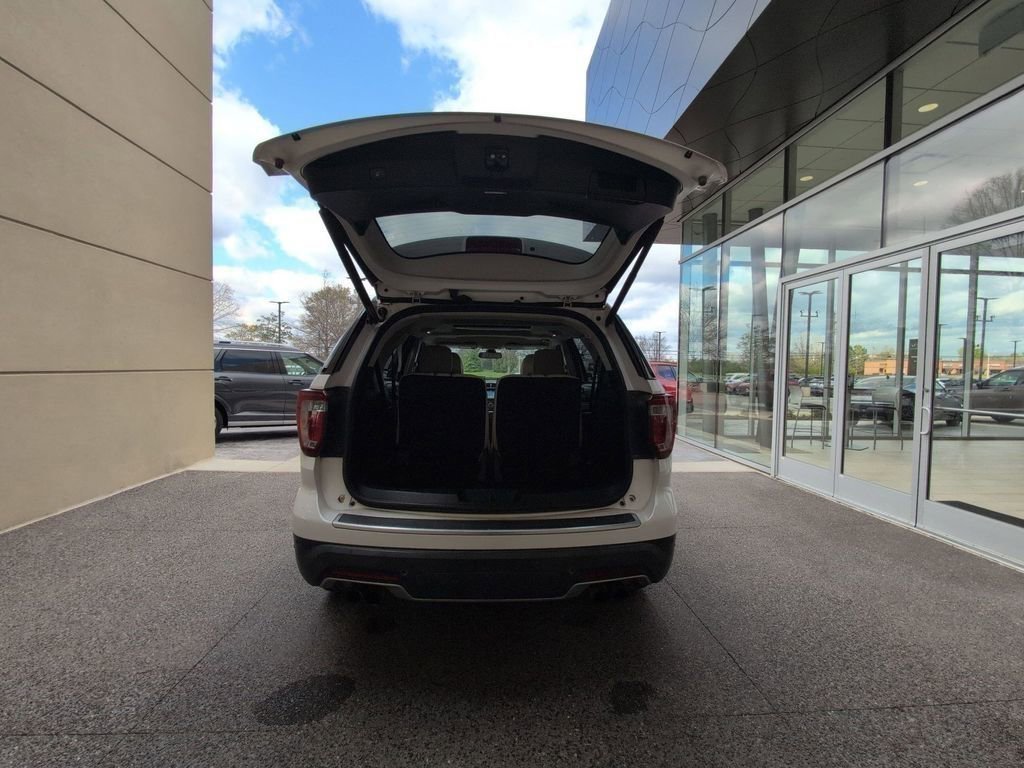 Used 2018 Ford Explorer Platinum image 5
