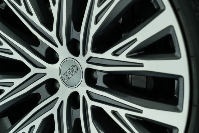 Used 2019 Audi A8 L 3.0T image 22