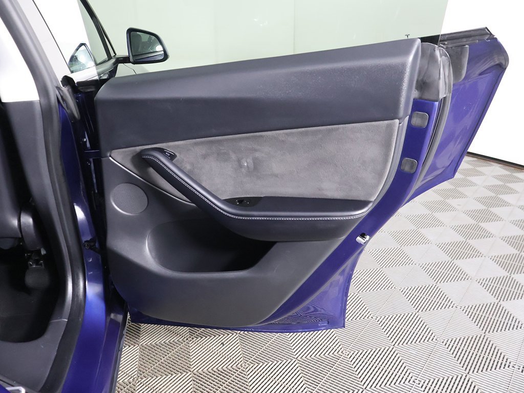 Used 2021 Tesla Model Y Long Range image 25