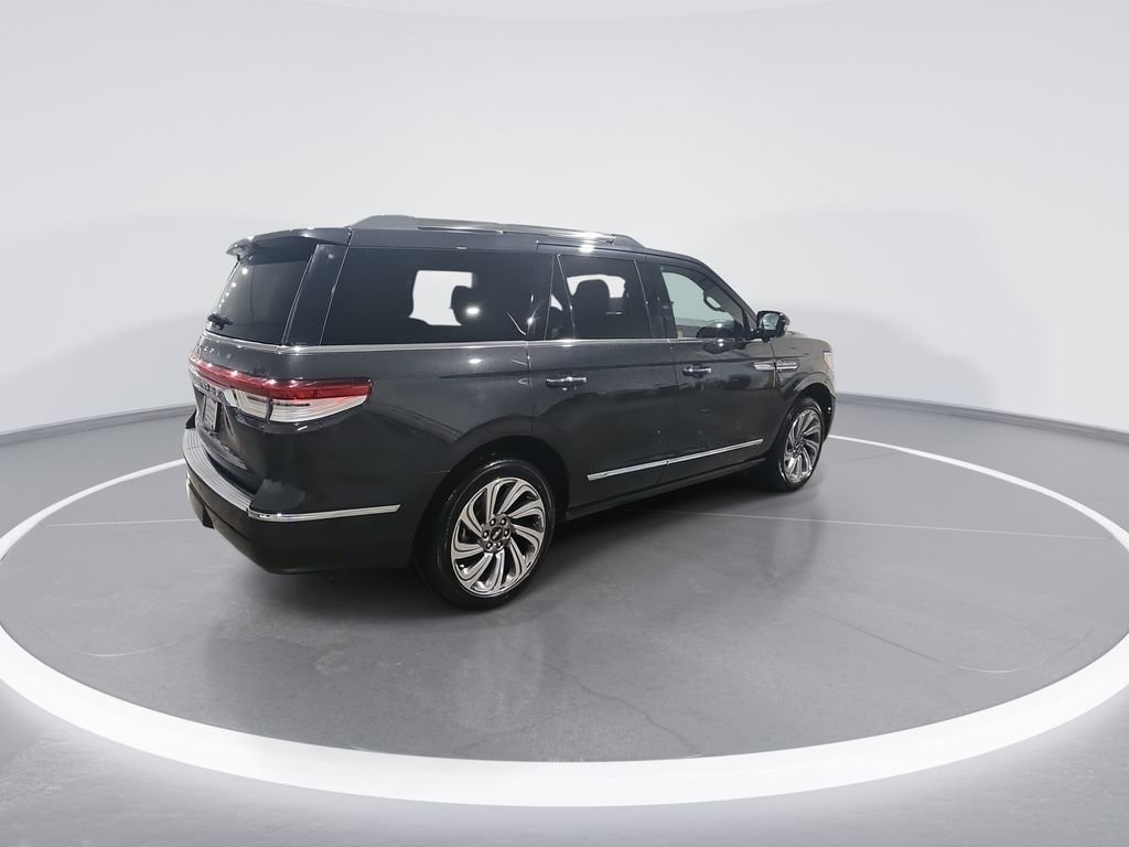 Used 2024 Lincoln Navigator Reserve w/ Equipment Group 201A image 8
