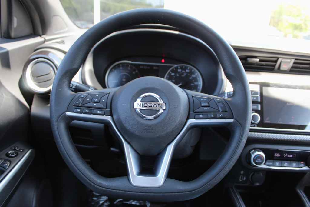 Used 2020 Nissan Kicks SV FWD image 15