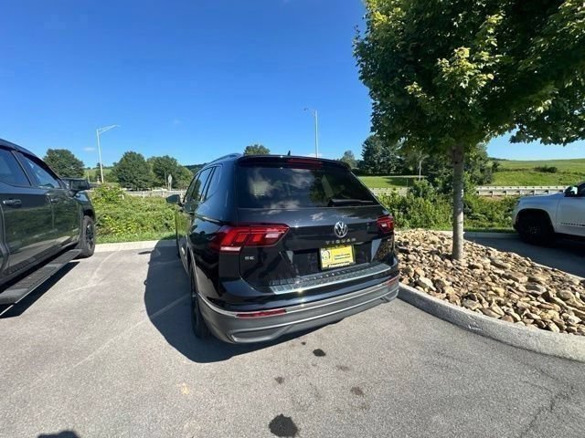 Used 2024 Volkswagen Tiguan SE w/ Panoramic Sunroof Package AWD/4WD image 24