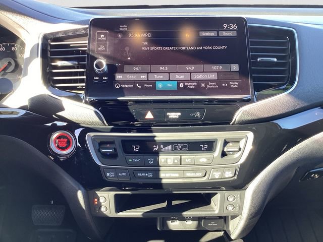 Used 2025 Honda Ridgeline Black Edition image 11