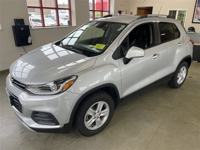 Used 2022 Chevrolet Trax LT w/ Driver Confidence Package AWD/4WD image 3