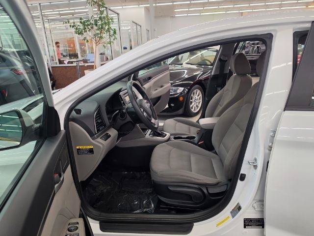 Used 2017 Hyundai Elantra SE FWD image 30