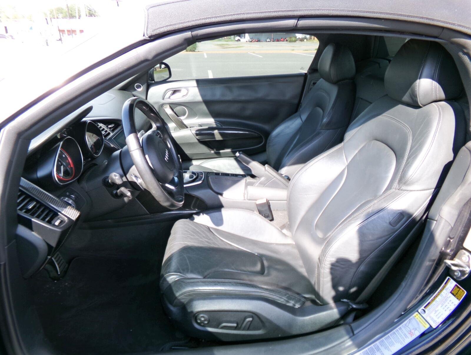 Used 2011 Audi R8 V10 AWD/4WD image 6