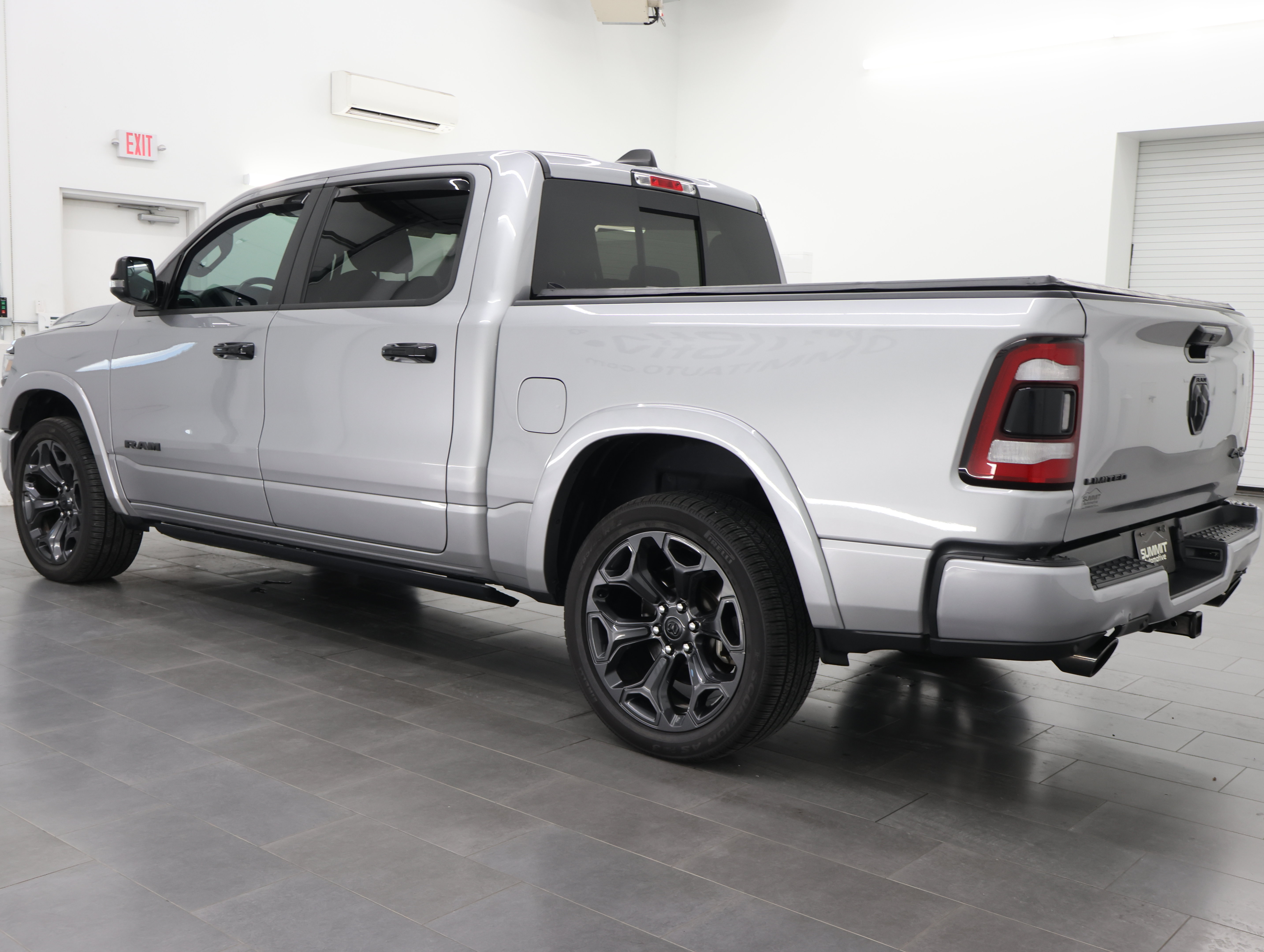 Used 2023 RAM 1500 Limited w/ Night Edition AWD/4WD image 6