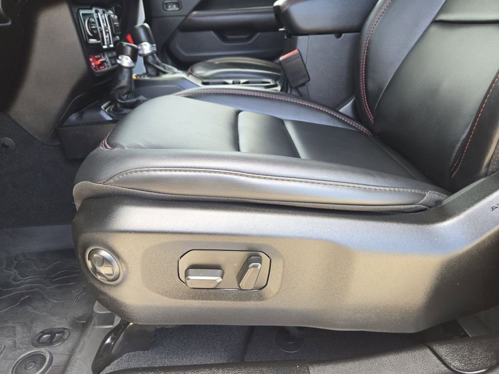 Used 2024 Jeep Wrangler Unlimited Rubicon AWD/4WD image 25