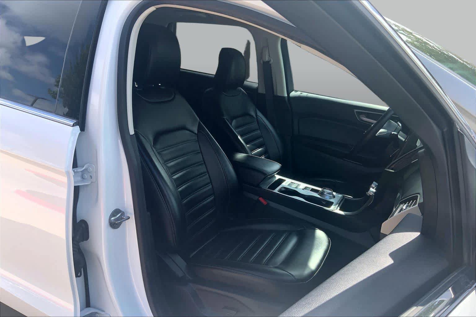 Used 2022 Ford Edge SEL AWD/4WD image 9