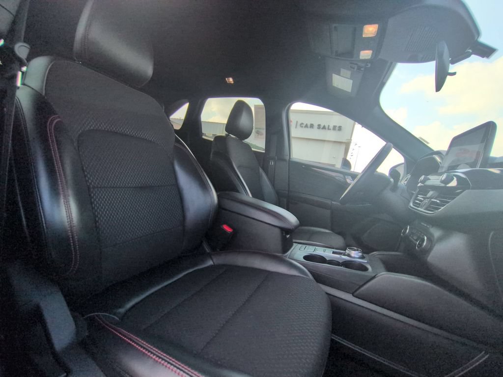 Used 2025 Ford Escape ST-Line AWD/4WD image 30