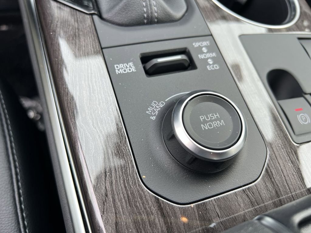 New 2026 Toyota Highlander Limited image 26