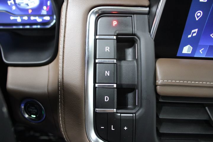 Used 2023 Chevrolet Suburban High Country image 53