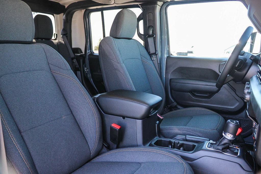New 2026 Jeep Gladiator Sport AWD/4WD image 17