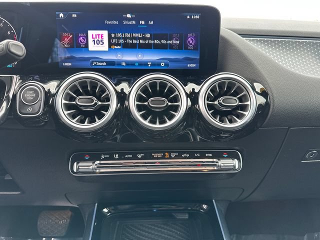 Used 2025 Mercedes-Benz GLA 250 4MATIC image 23