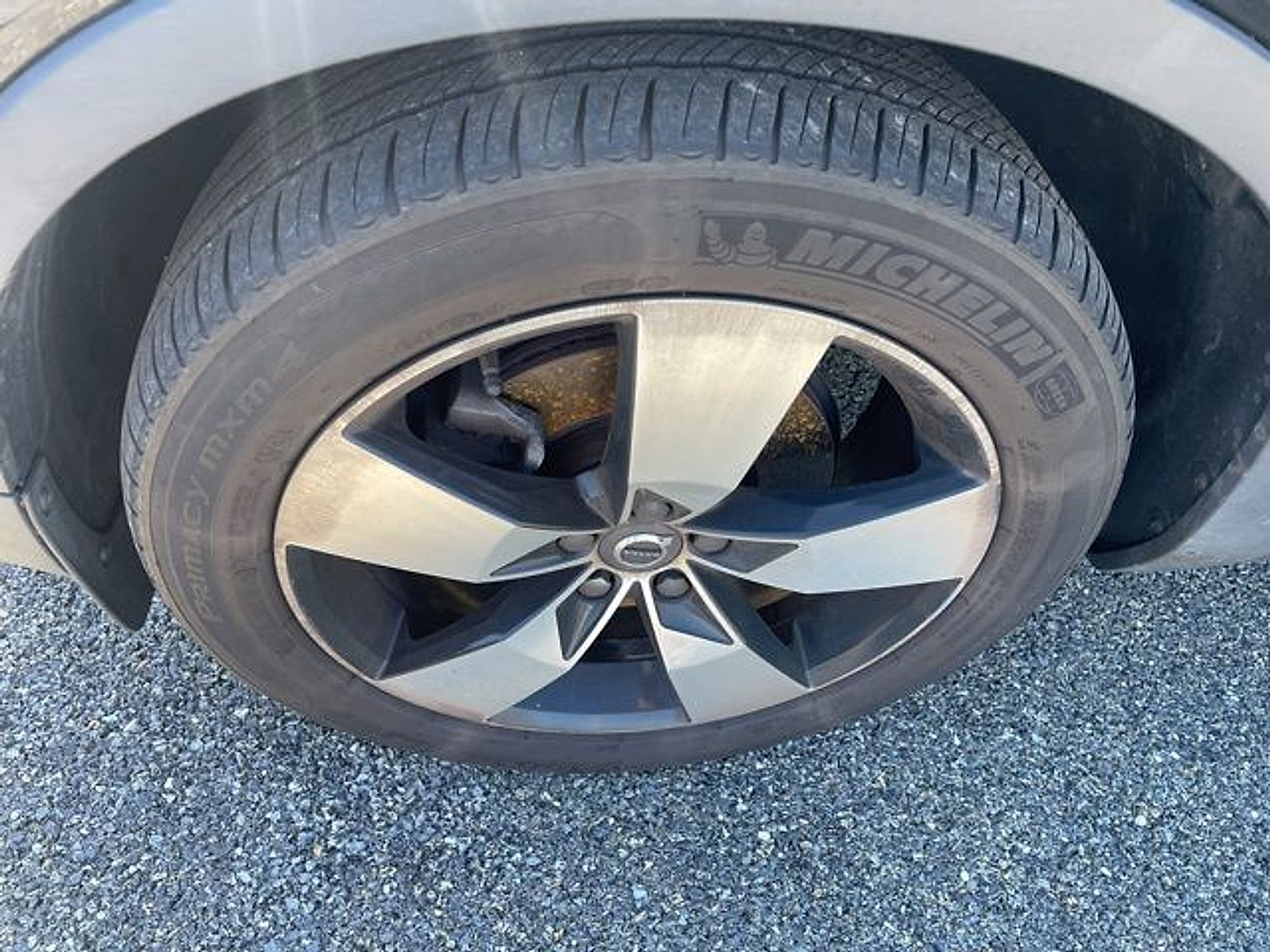 Used 2020 Volvo XC40 T5 Momentum AWD/4WD image 4