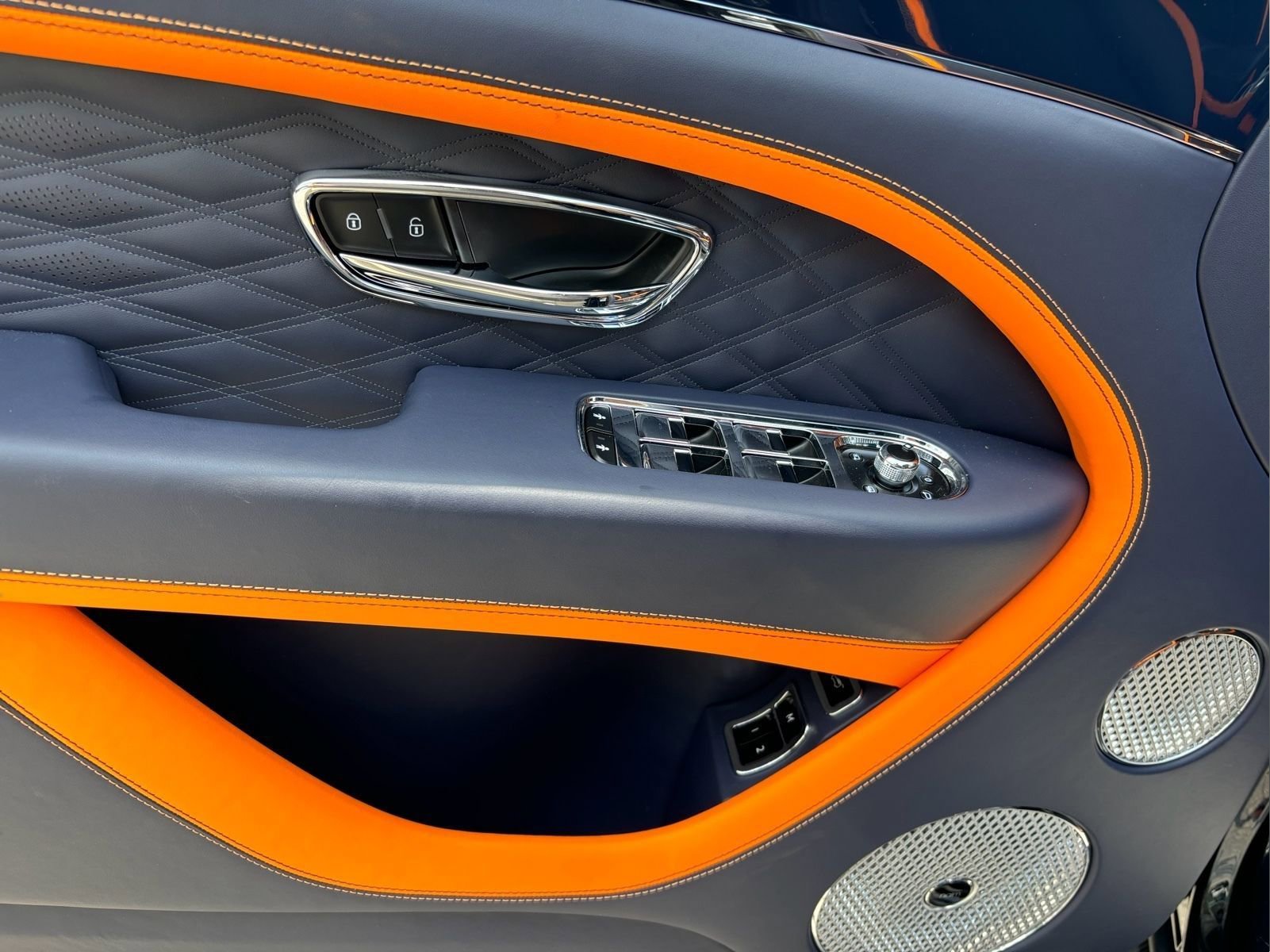 Used 2024 Bentley Bentayga image 48