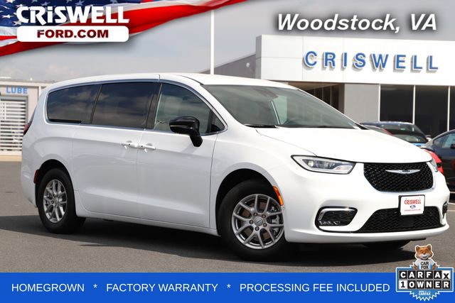 Used 2026 Chrysler Pacifica Select FWD image 1