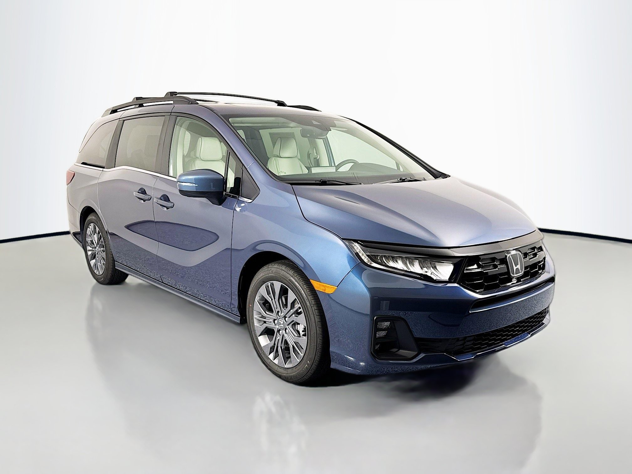 New 2026 Honda Odyssey Touring image 3
