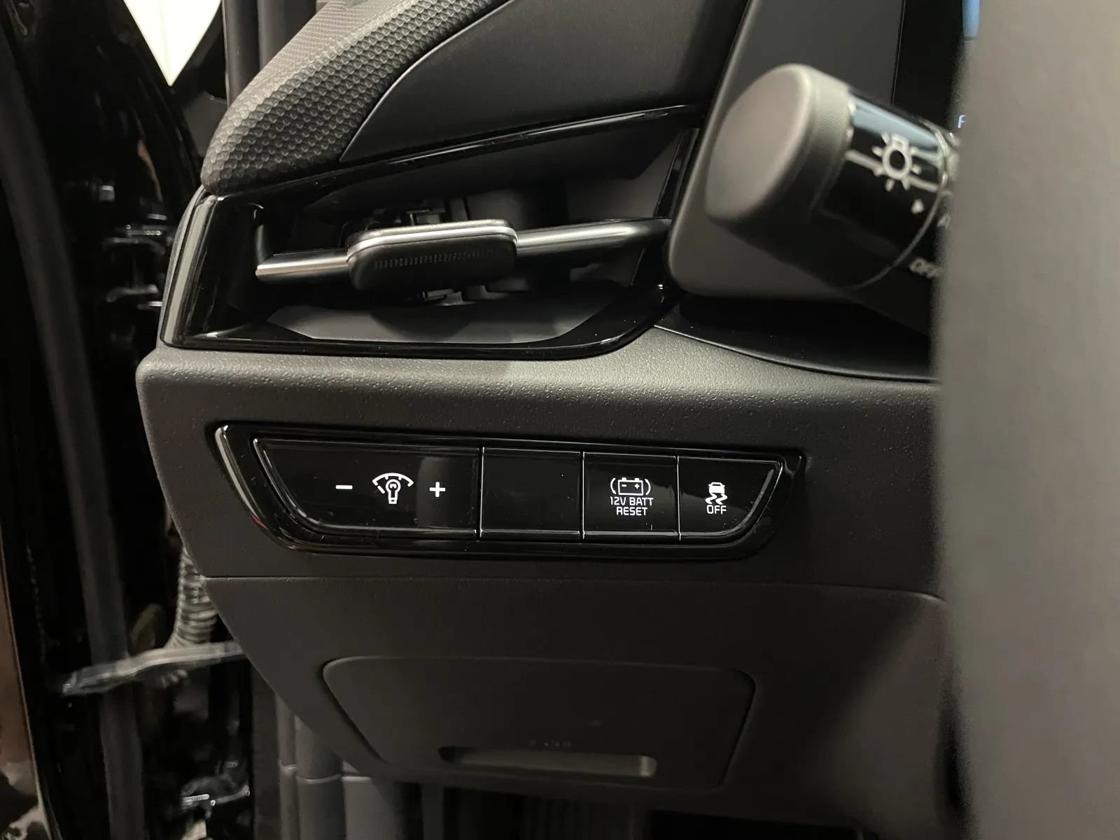 Used 2026 Kia Niro LX FWD image 24