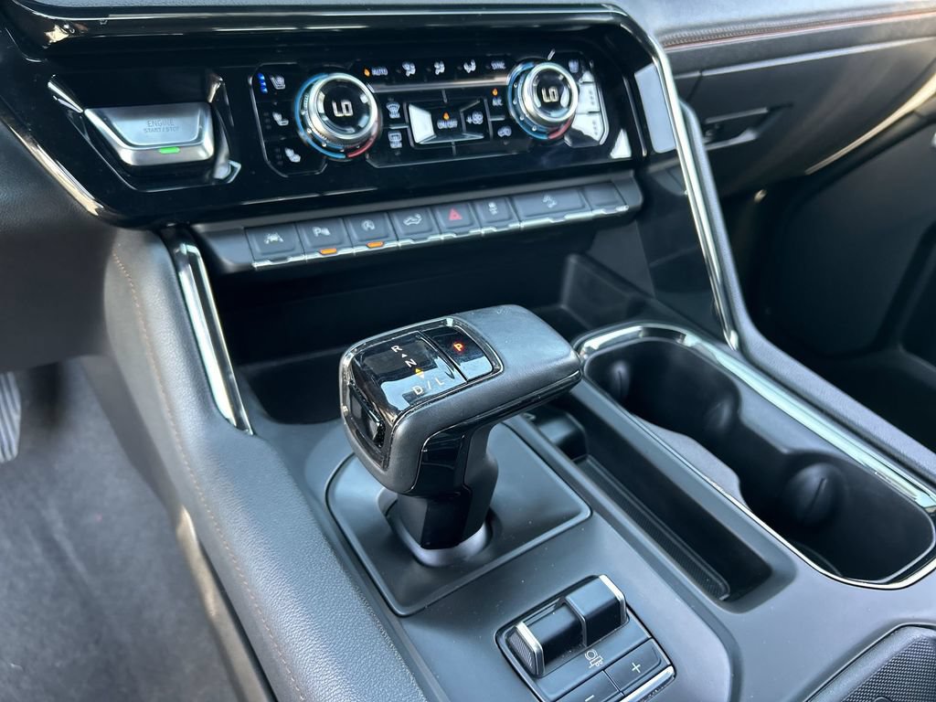 Used 2023 GMC Sierra 1500 AT4 w/ Technology Package AWD/4WD image 16