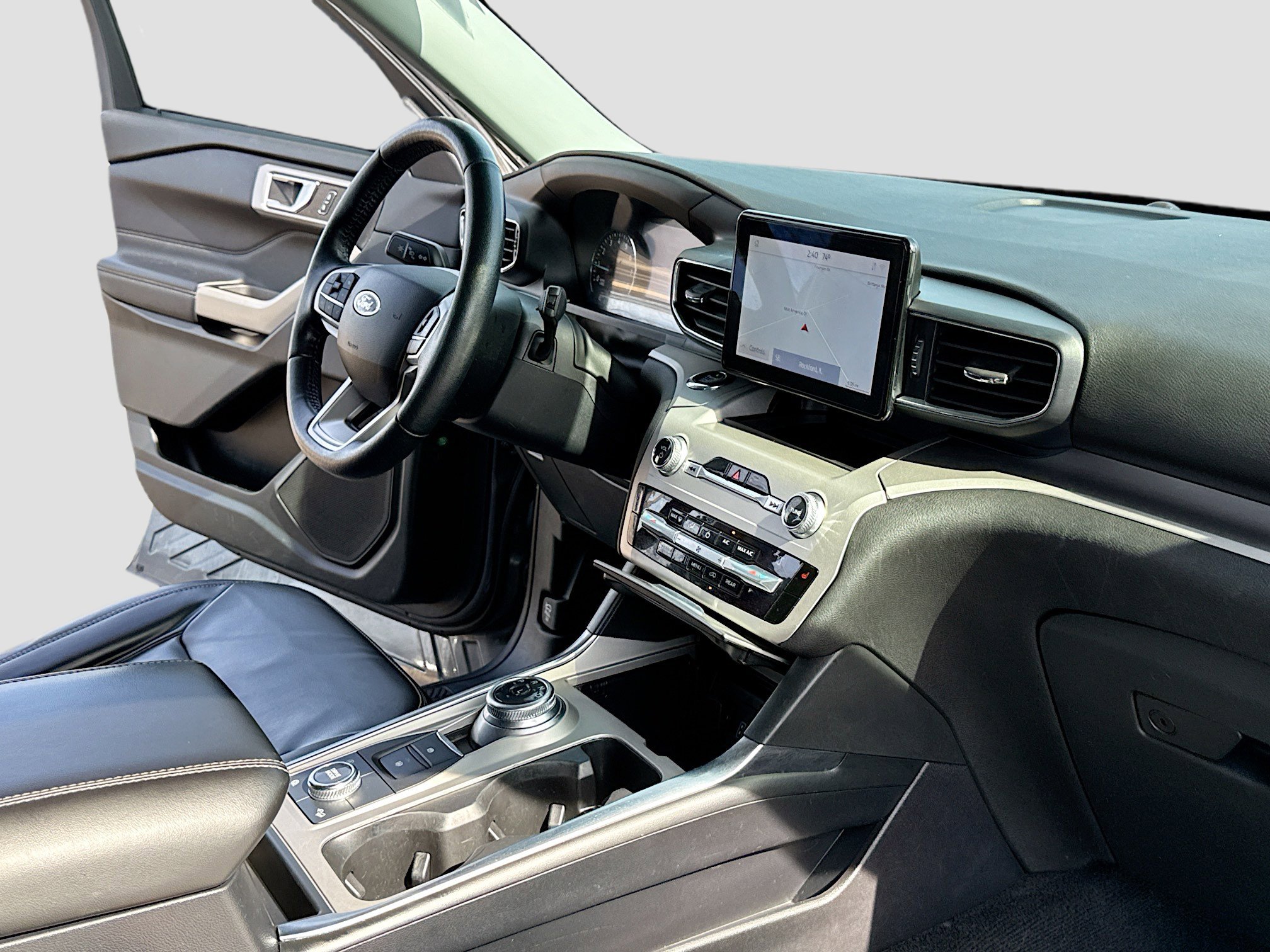 Used 2021 Ford Explorer XLT w/ Equipment Group 202A image 5