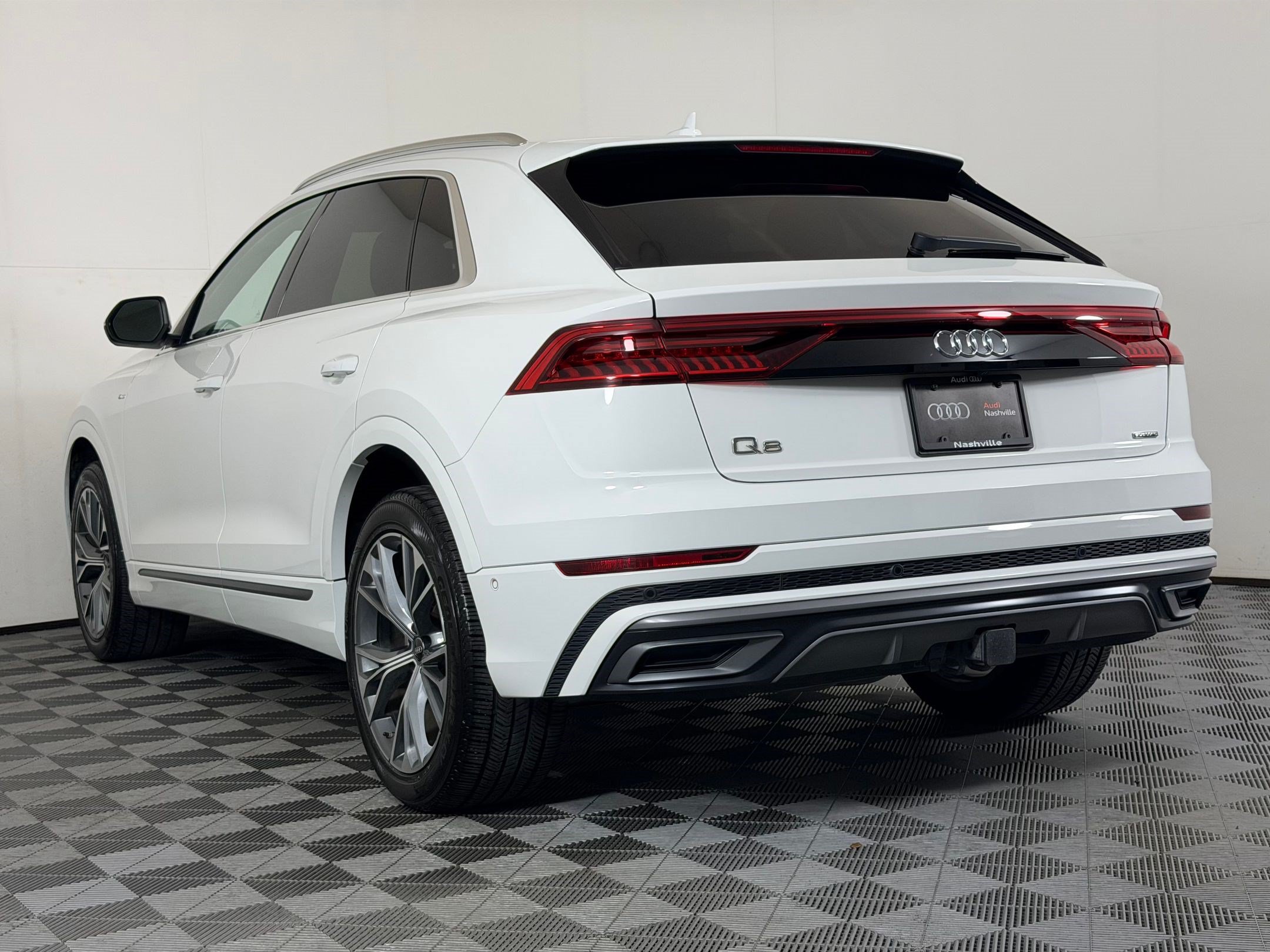Certified 2023 Audi Q8 Premium Plus w/ Premium Plus Package AWD/4WD image 3