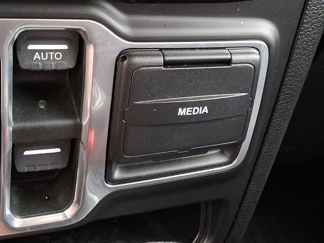 Used 2018 Jeep Wrangler Unlimited Sahara image 27