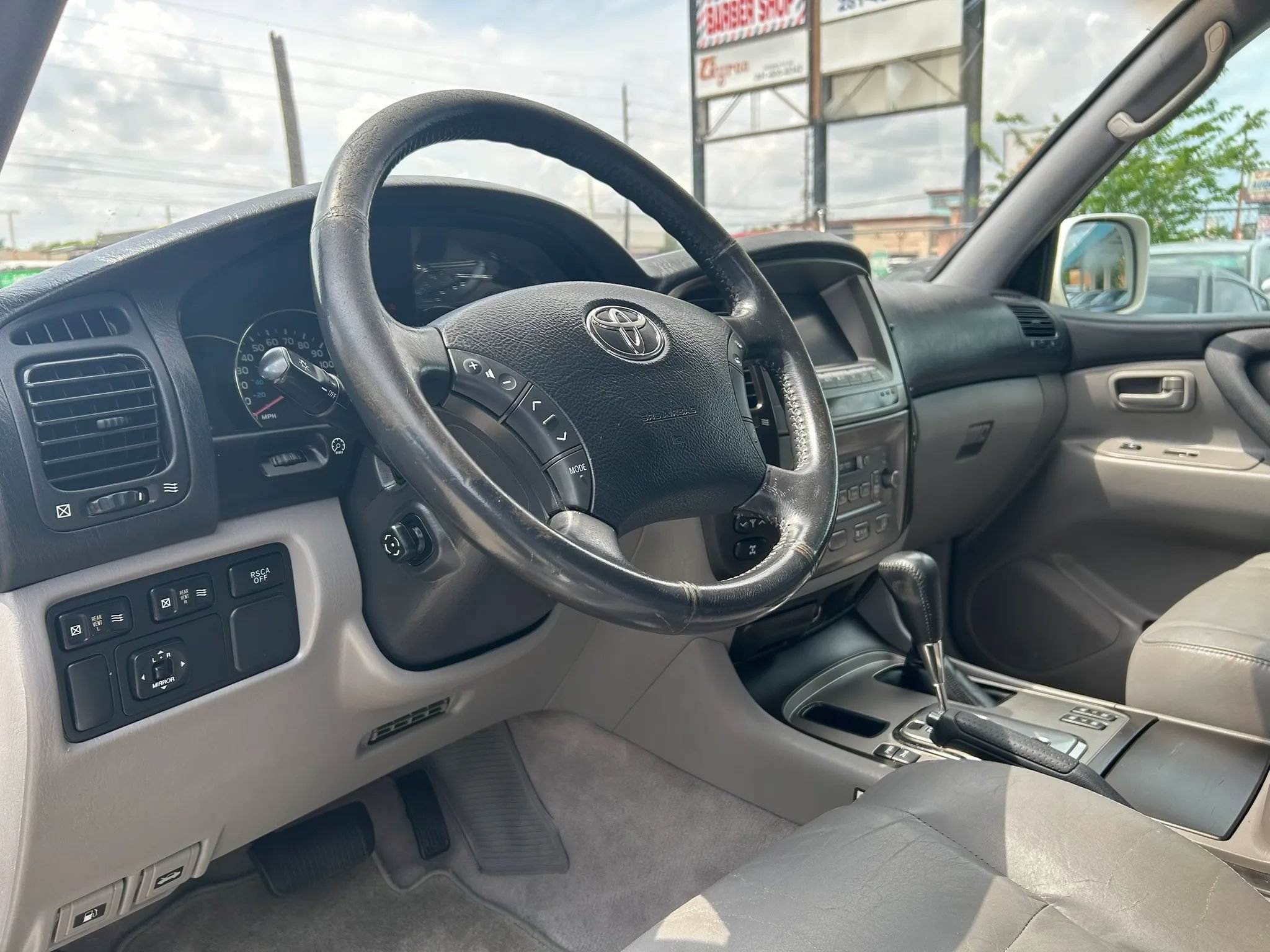Used 2004 Toyota Land Cruiser AWD/4WD image 10