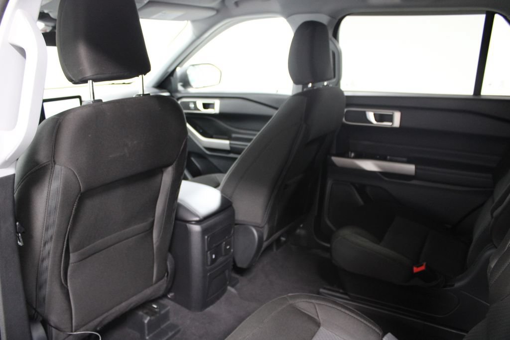 Used 2024 Ford Explorer XLT RWD image 19